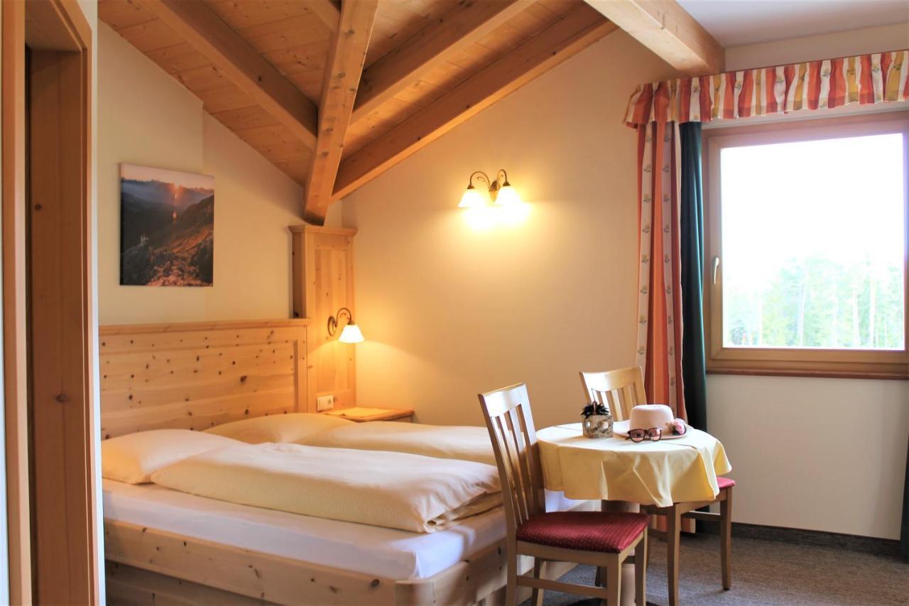 Hotel Landgasthof Laerchenwald Collepietra  Esterno foto