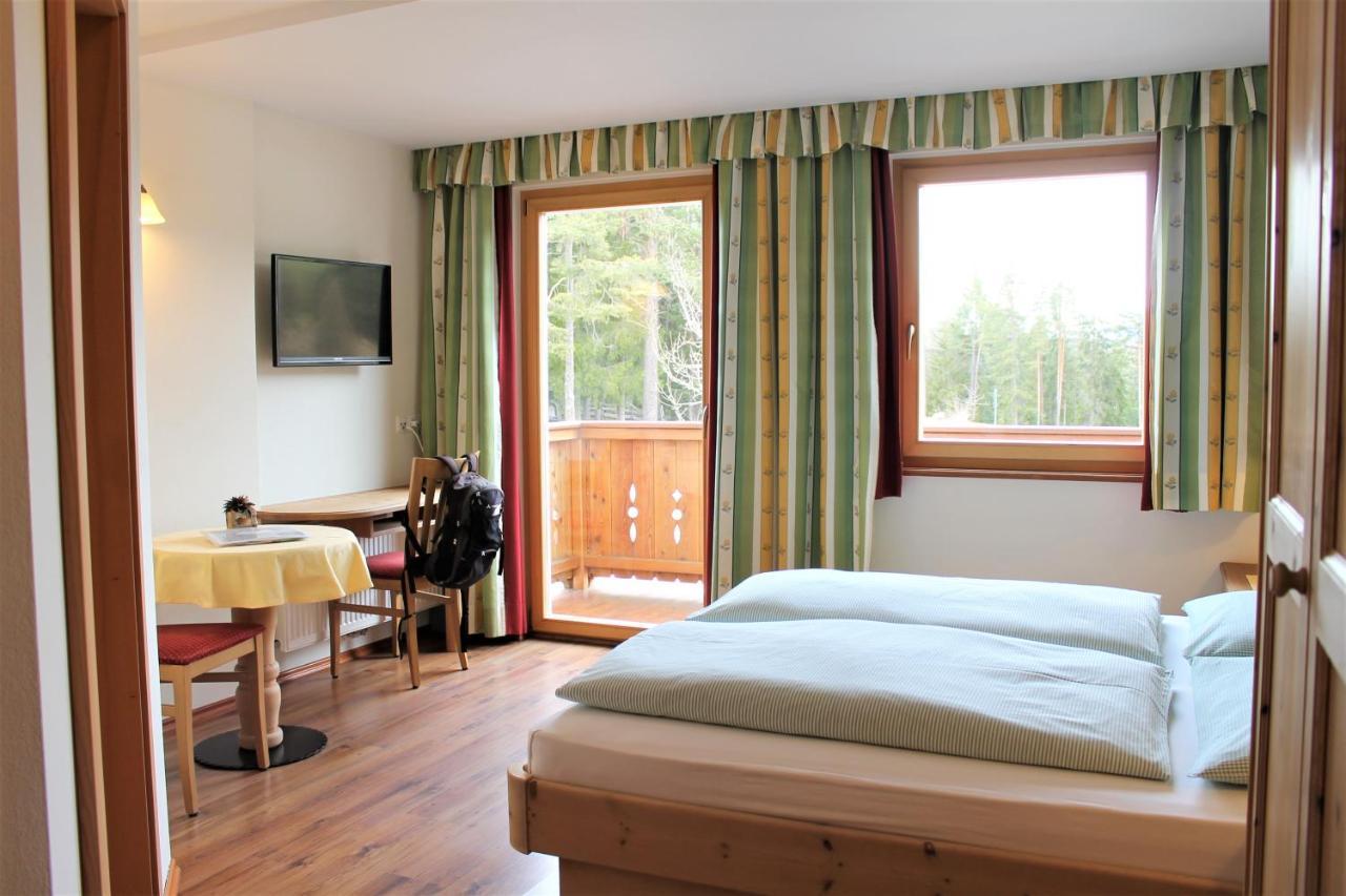 Hotel Landgasthof Laerchenwald Collepietra  Esterno foto