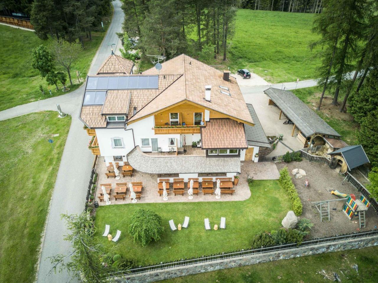 Hotel Landgasthof Laerchenwald Collepietra  Esterno foto