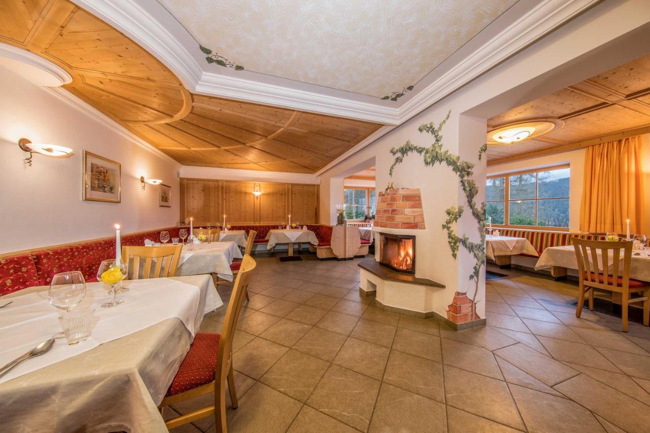Hotel Landgasthof Laerchenwald Collepietra  Esterno foto