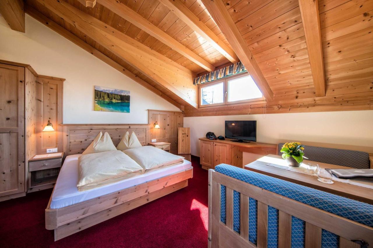 Hotel Landgasthof Laerchenwald Collepietra  Esterno foto